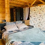 Séjour à la campagne En Bois Privatif St Pourcain Sur Sioule *